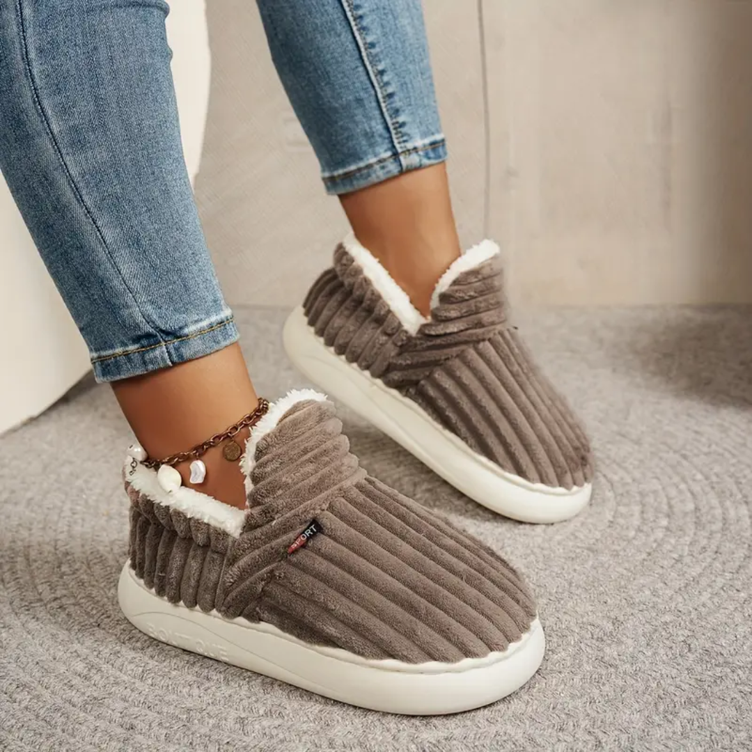 Nikky Slippers — Céline de Montréal — view 11