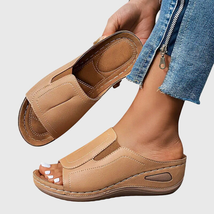 Rosalie orthopedic sandals Céline de Montréal