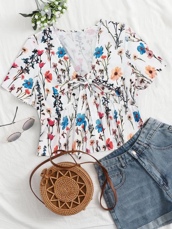 Althea Casual Summer V-Neck Flowy Top V-Neck Tops — Céline de Montréal — view 7