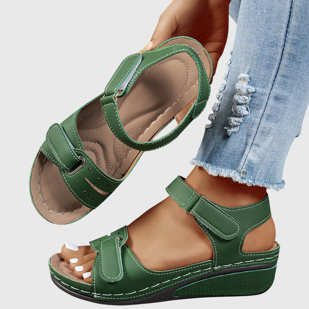 Romane orthopedic sandals Céline de Montréal