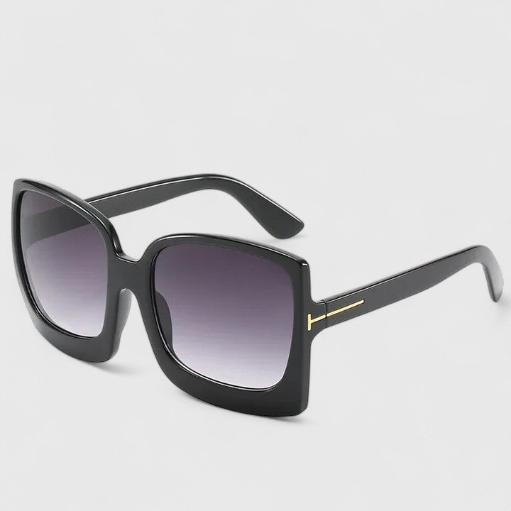 Kynzlee Sunglasses — Céline de Montréal — view 3