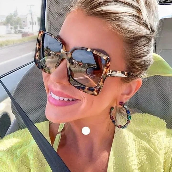 Kynzlee Sunglasses — Céline de Montréal — view 2