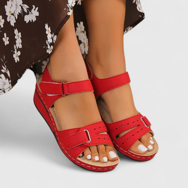 Coralie orthopedic sandals Céline de Montréal
