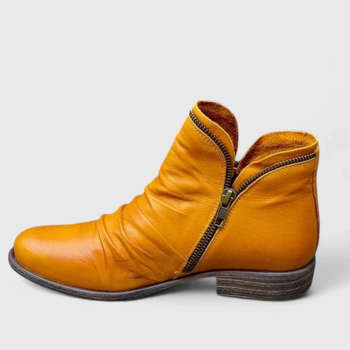 Myzareyah Orthopedic Boots — Céline de Montréal — view 5