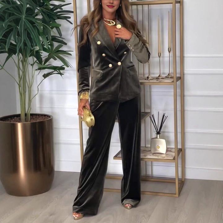 Cristie Suits — Céline de Montréal — view 4