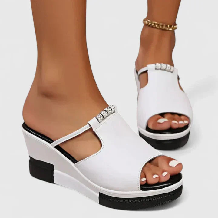 Florine orthopedic sandals Céline de Montréal