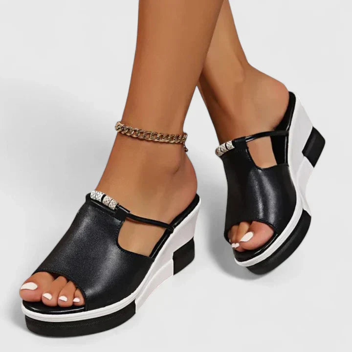 Florine orthopedic sandals Céline de Montréal