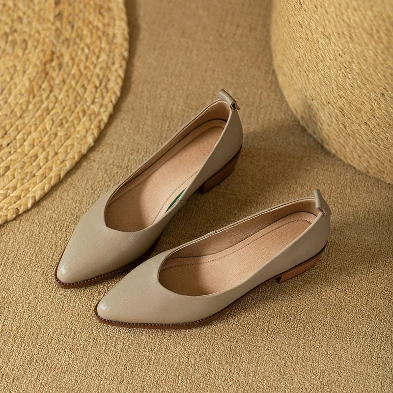Helen Classic Pumps Pumps — Céline de Montréal — view 6