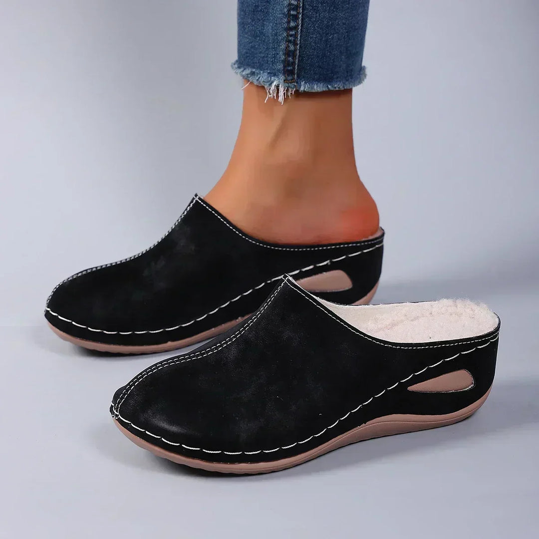 Mare Orthopedic Slippers — Céline de Montréal — view 4