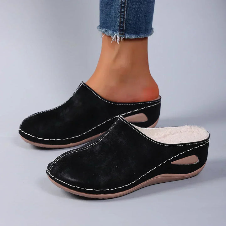 Mare Orthopedic Slippers — Céline de Montréal — view 4