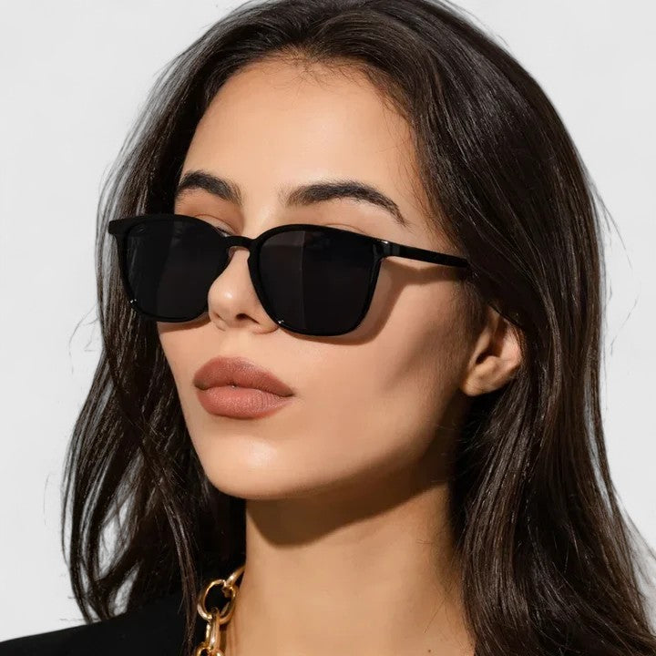 Aynzlee Sunglasses — Céline de Montréal