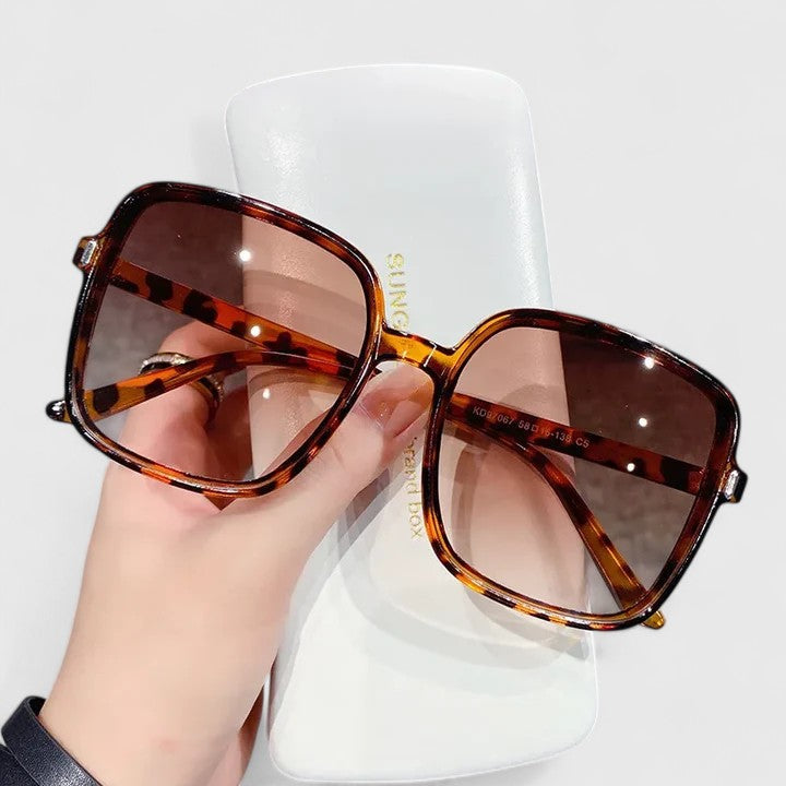 Destinie Sunglasses — Céline de Montréal — view 3