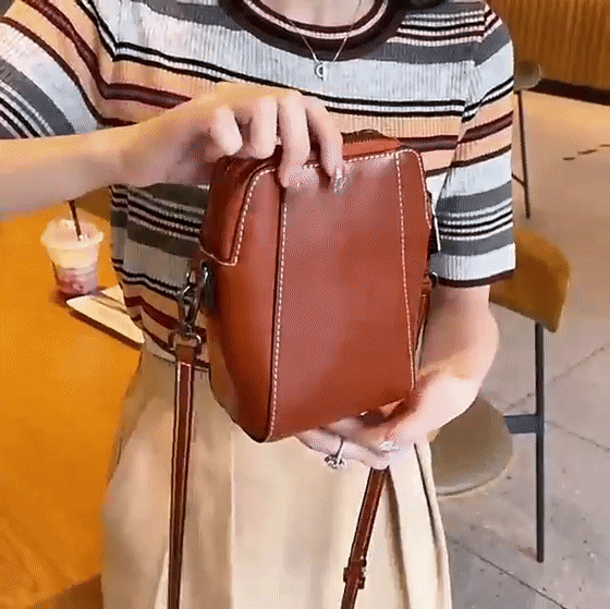 Vienna Handbags — Céline de Montréal — view 7