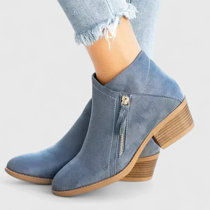 Auryziah Orthopedic Boots — Céline de Montréal — view 3