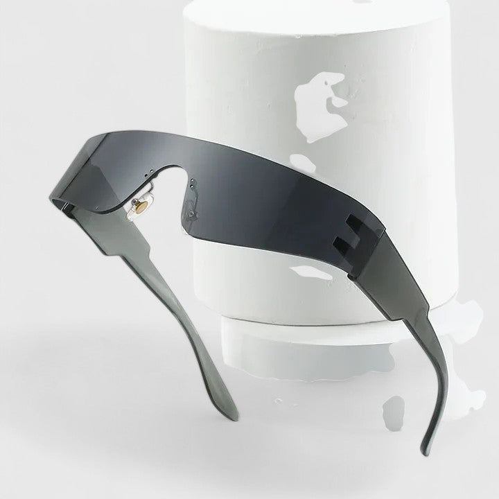 Skyllarr Sunglasses — Céline de Montréal — view 2