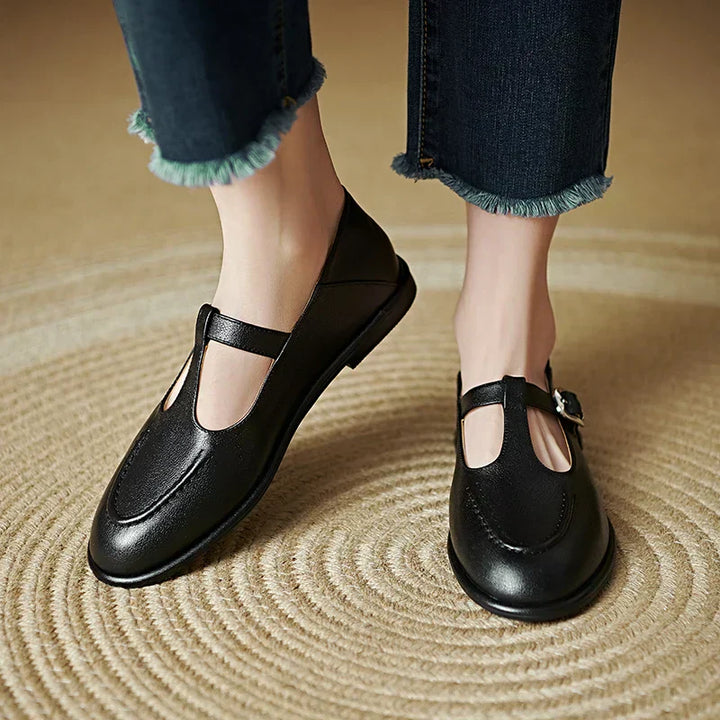 Selvana Low Heeled Pumps Pumps — Céline de Montréal