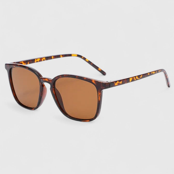 Aynzlee Sunglasses — Céline de Montréal — view 2
