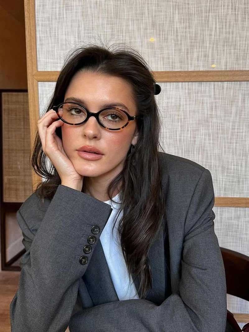 Brynlee Reading Glasses — Céline de Montréal — view 3