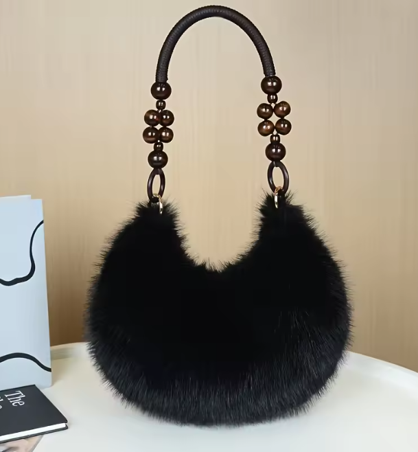 Maine Handbags — Céline de Montréal — view 2
