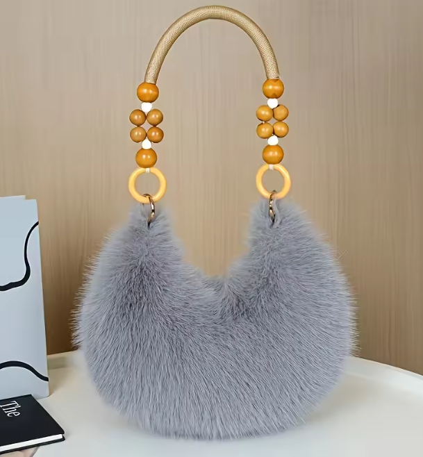 Maine Handbags — Céline de Montréal — view 3