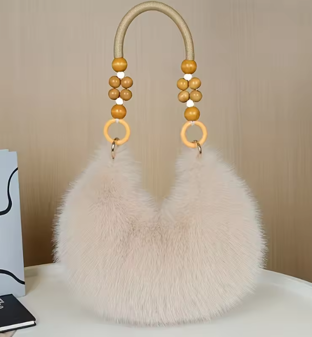 Maine Handbags — Céline de Montréal — view 4