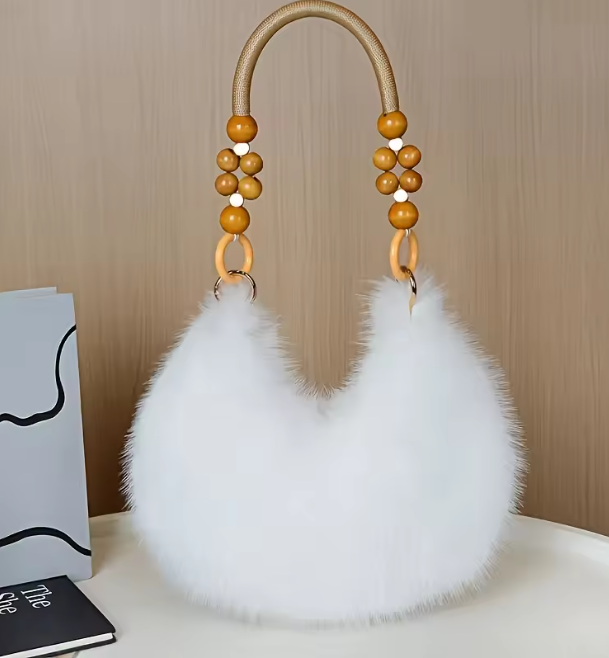 Maine Handbags — Céline de Montréal — view 6