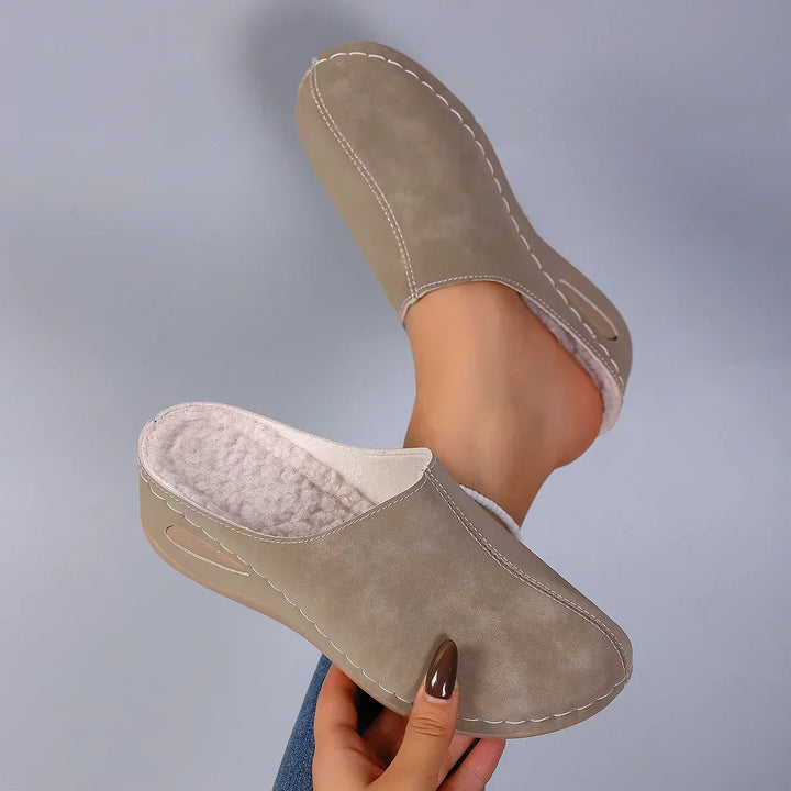 Mare Orthopedic Slippers — Céline de Montréal — view 5