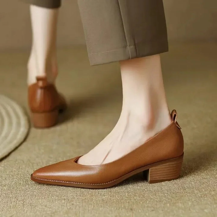 Helen Classic Pumps Pumps — Céline de Montréal — view 12