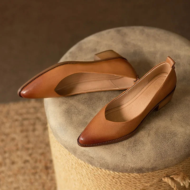 Helen Classic Pumps Pumps — Céline de Montréal — view 13
