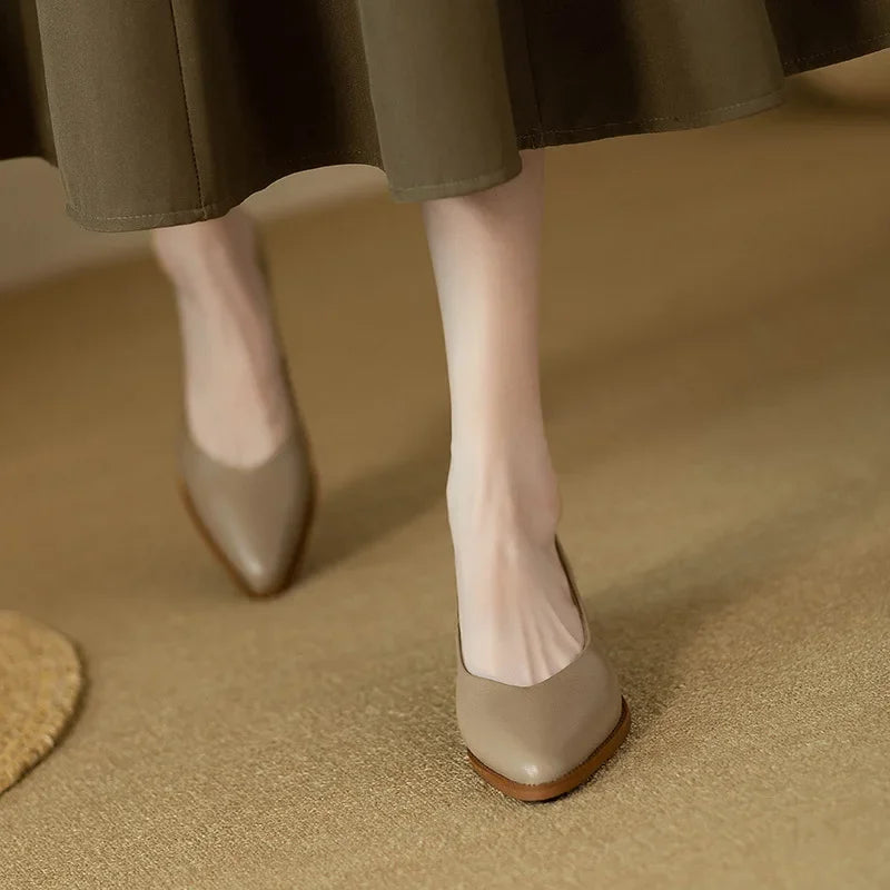 Helen Classic Pumps Pumps — Céline de Montréal — view 3