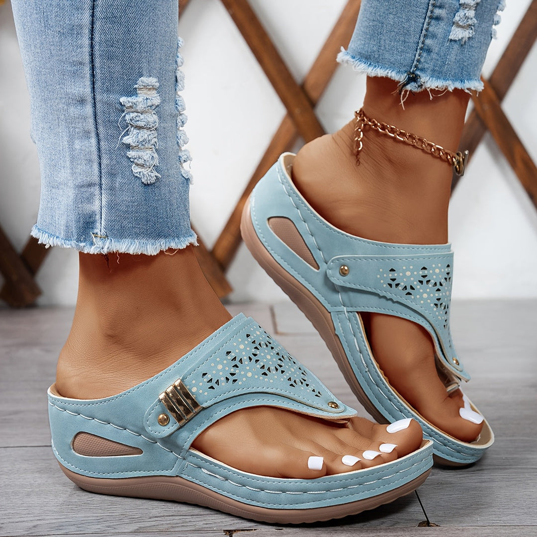 Aliénor orthopedic sandals Céline de Montréal