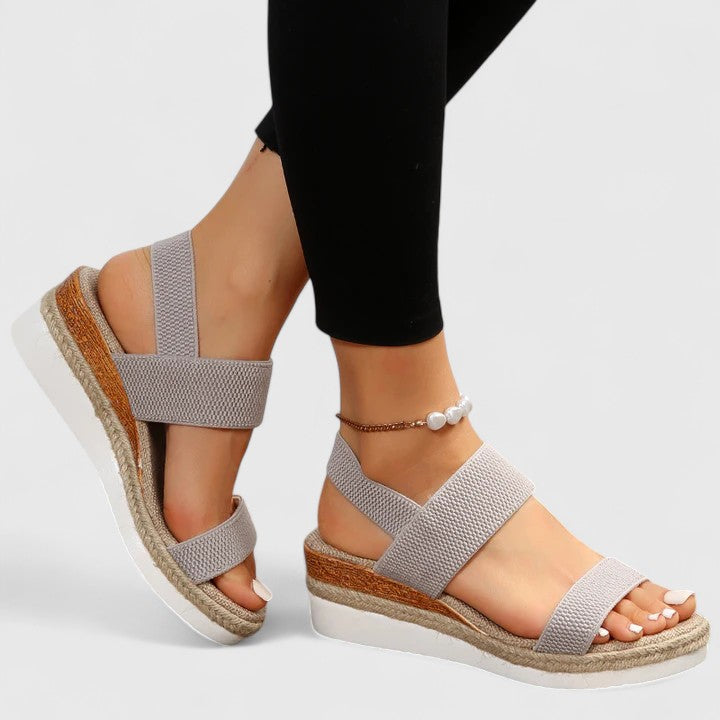 Violette orthopedic sandals Céline de Montréal