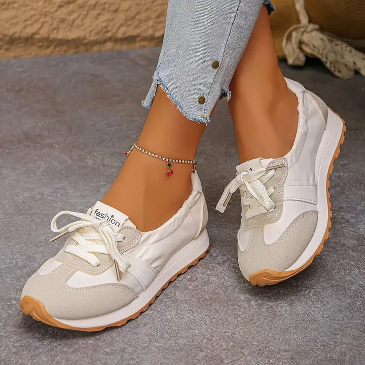 Helga – Orthopaedic Sneakers Orthopedic Sneakers — Céline de Montréal — view 4