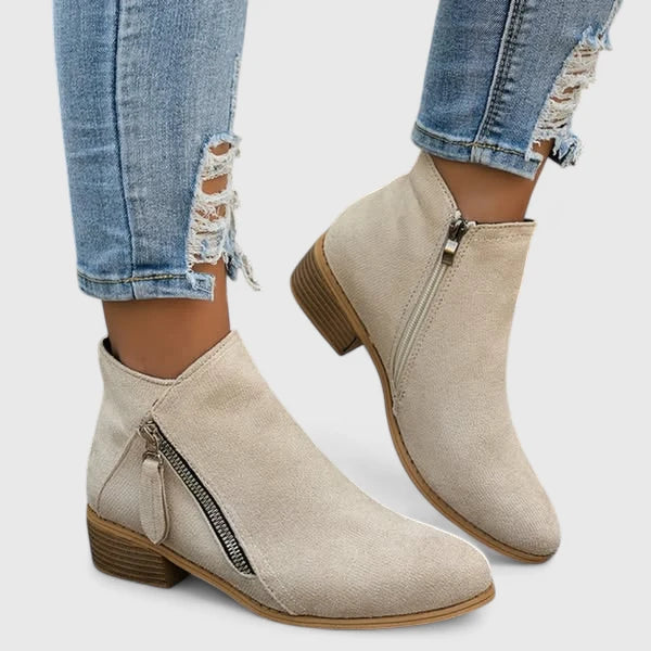 Marizheah Orthopedic Boots — Céline de Montréal — view 4