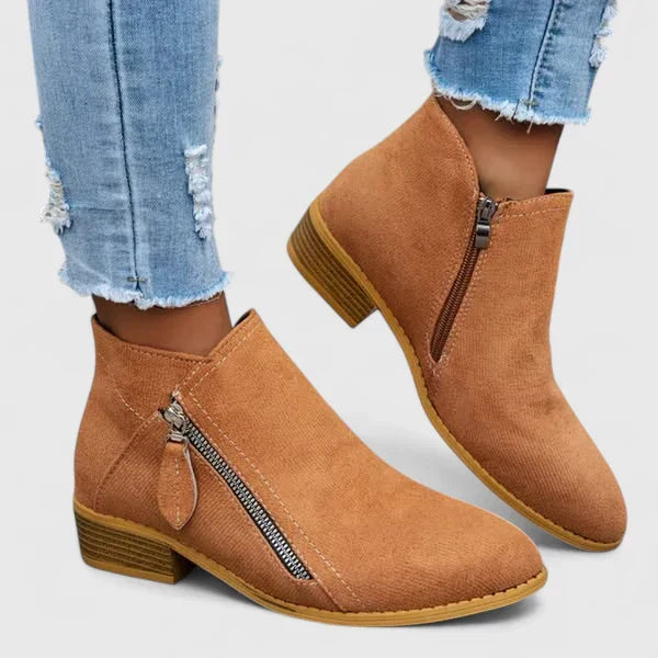 Marizheah Orthopedic Boots — Céline de Montréal — view 5