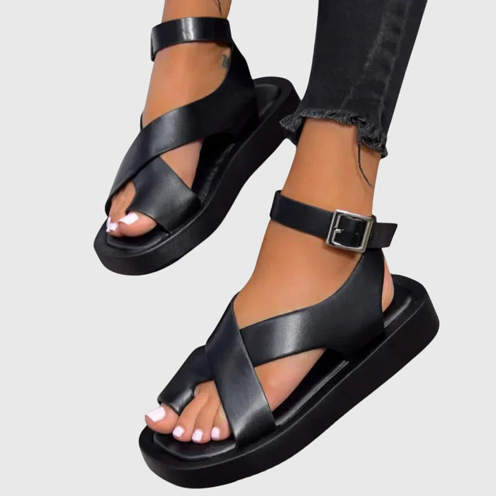 Tess orthopedic sandals Céline de Montréal