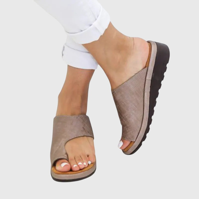Noémie orthopedic sandals Céline de Montréal