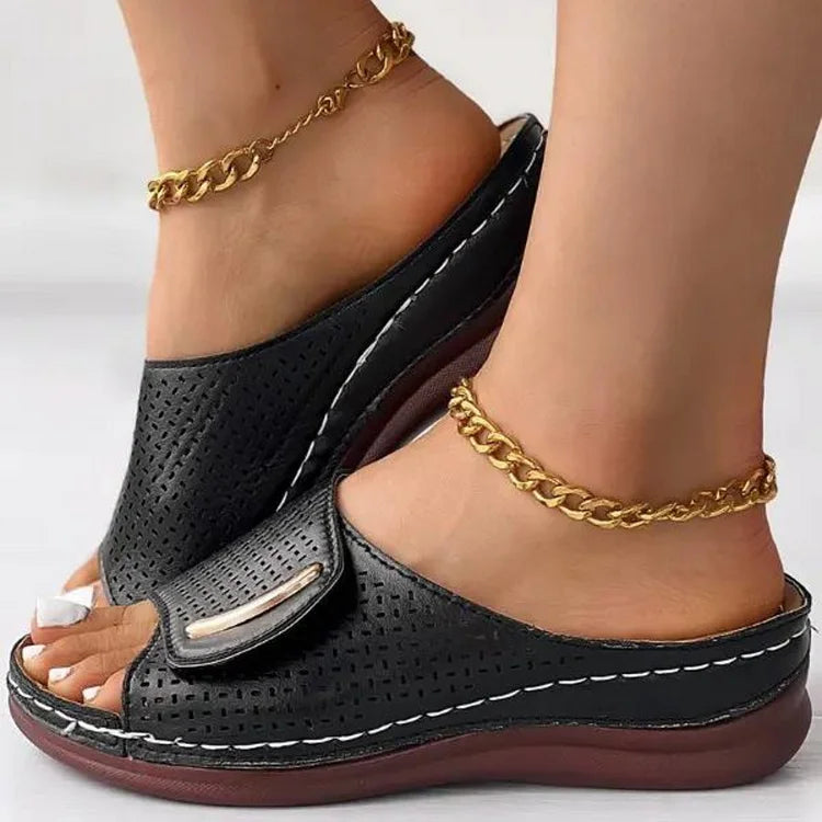 Joanna Sandals — Céline de Montréal — view 6