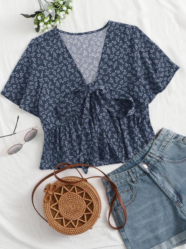Althea Casual Summer V-Neck Flowy Top V-Neck Tops — Céline de Montréal — view 3