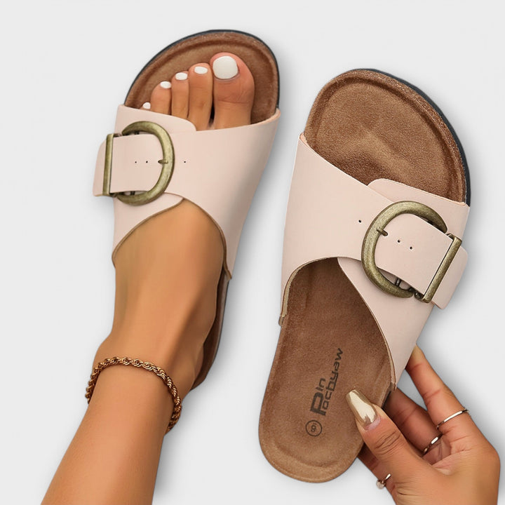 Séraphine orthopedic sandals Céline de Montréal