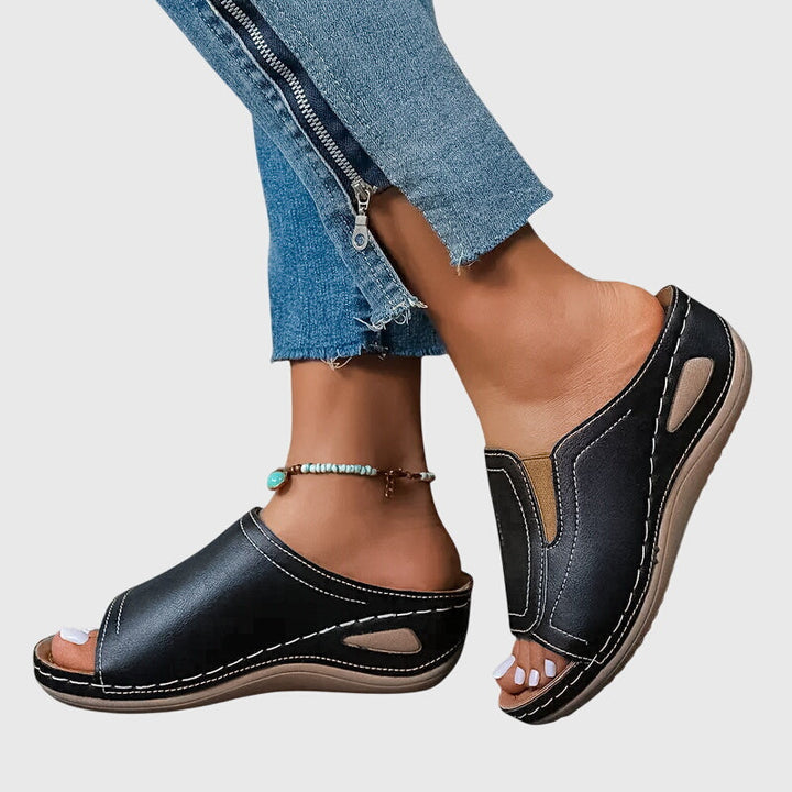 Rosalie orthopedic sandals Céline de Montréal