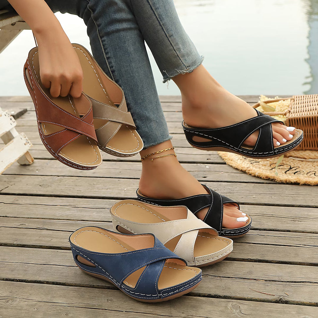 Élise orthopedic sandals Céline de Montréal