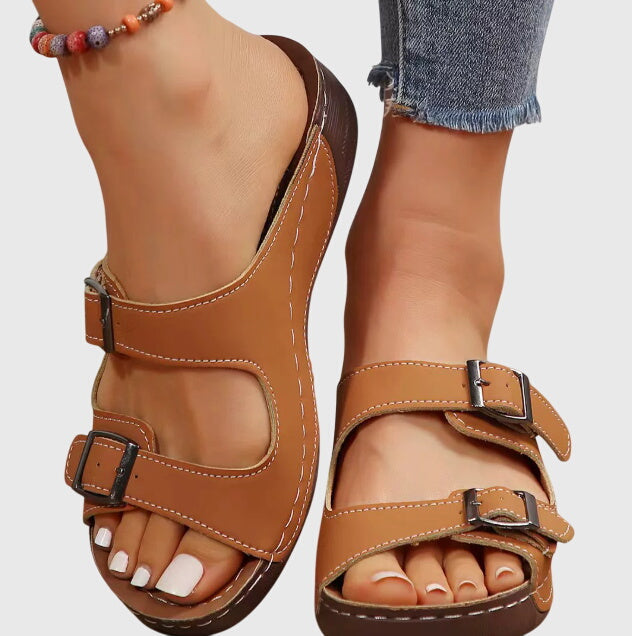 Clémence orthopedic sandals Céline de Montréal