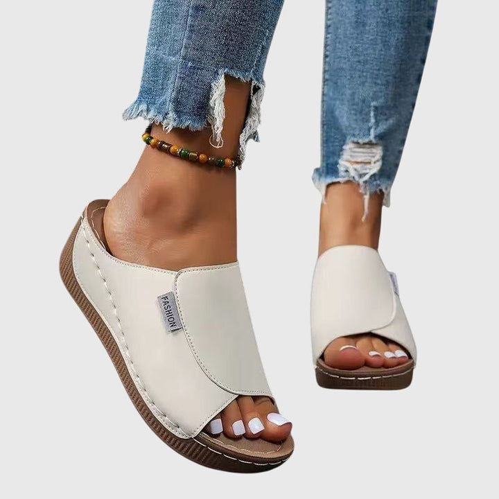 Adeline orthopedic sandals Céline de Montréal