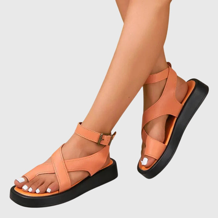 Tess orthopedic sandals Céline de Montréal