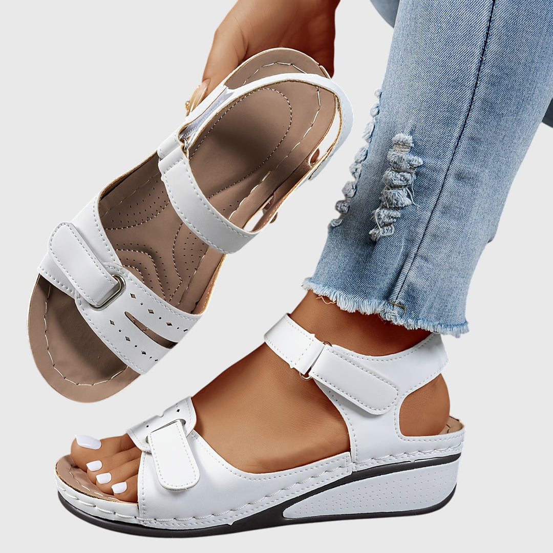 Romane orthopedic sandals Céline de Montréal