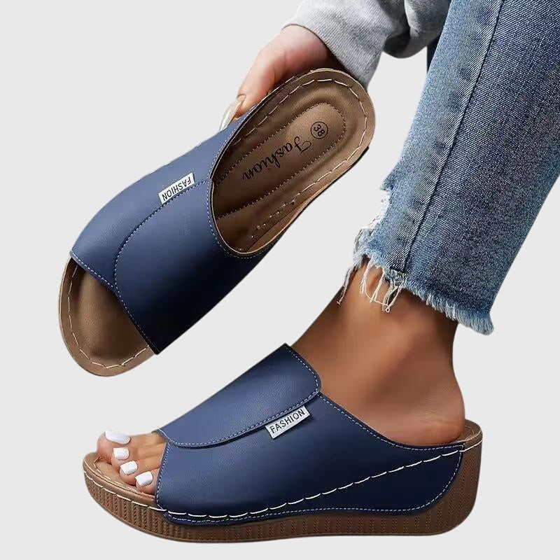 Adeline orthopedic sandals Céline de Montréal