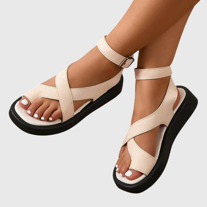 Tess orthopedic sandals Céline de Montréal