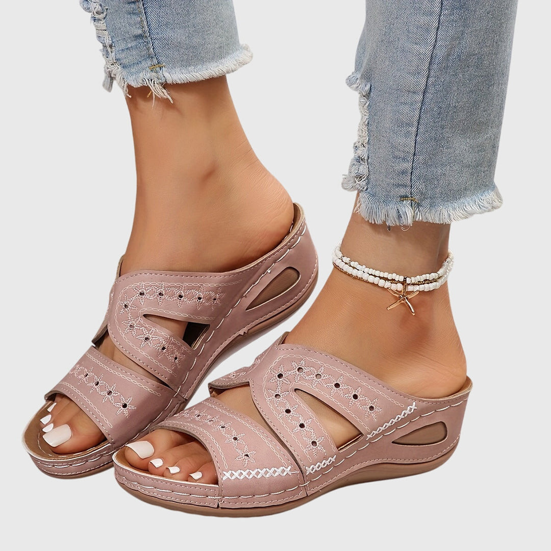 Noëlle orthopedic sandals Céline de Montréal