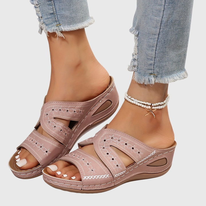 Noëlle orthopedic sandals Céline de Montréal